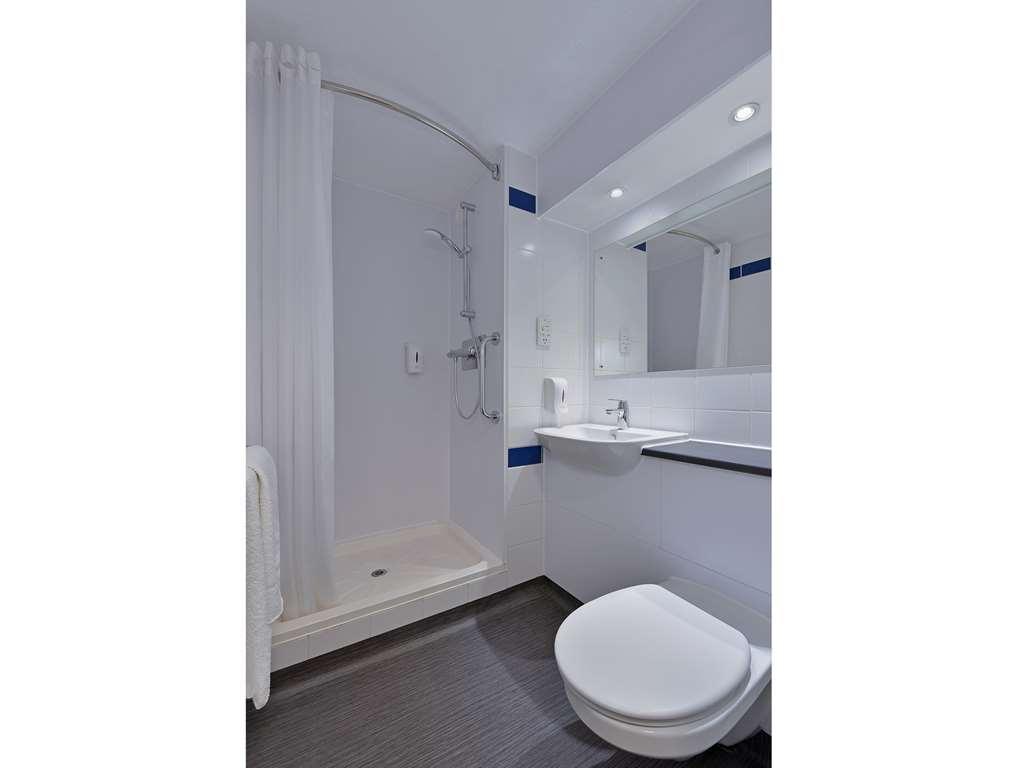 Travelodge Plymouth Roborough Номер фото