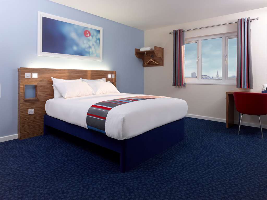 Travelodge Plymouth Roborough Номер фото